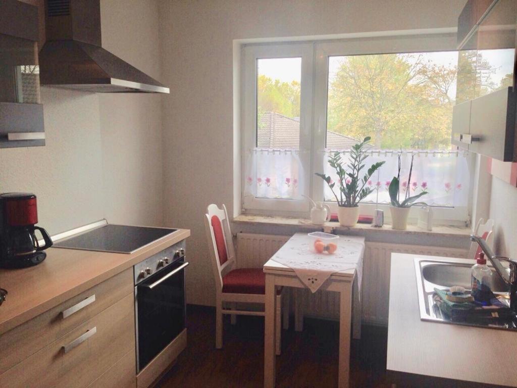 Ingrids Ferienwohnung Mit Balkon In Thiede Naehe See Salzgitter Exterior foto
